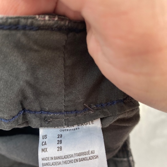 American Eagle Next Level Flex Gray Short Size 28 or 6 - Picture 7 of 7